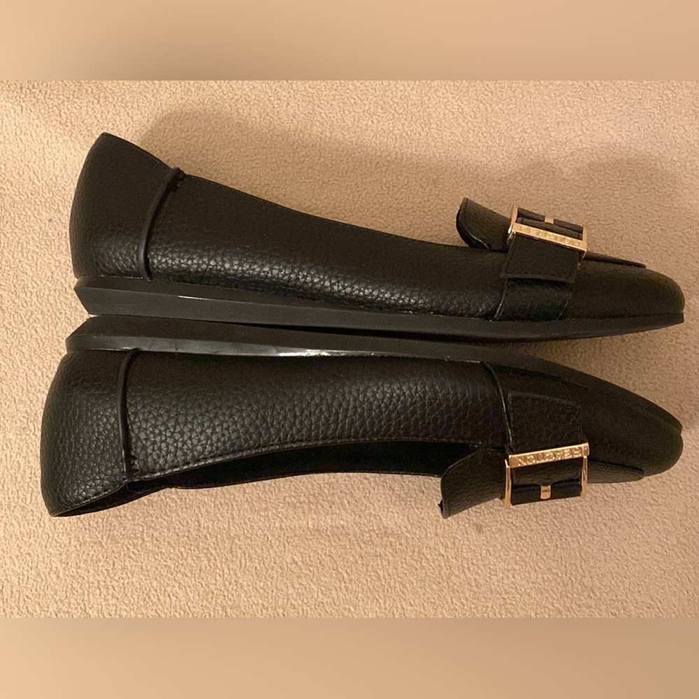 Kenneth Cole Reaction Viv Buckle Black Gold SZ 7.5 Designer Chic Textured Flats - Picture 7 of 11